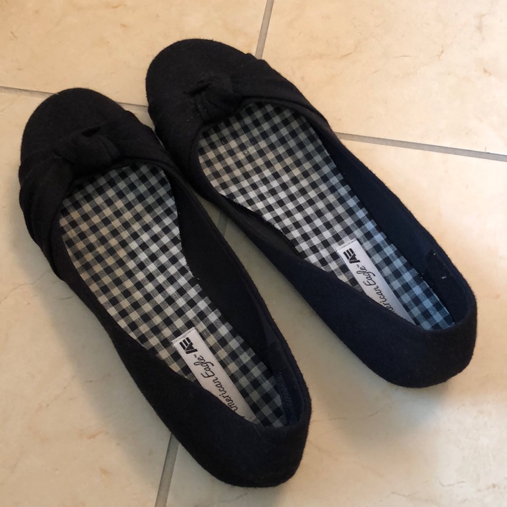 American Eagle black ballet flats